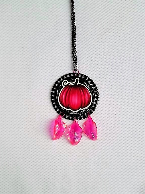 Purpurrote Kürbis-Halskette, Purpurroter Kürbis-Pin, Maulbeerkürbis-Brosche, Kürbis-Magnet, Kürbis-Halloween " Purpurrote Kürbis-Halskette, Purpurroter Kürbis-Pin, Maulbeerkürbis-Brosche, Kürbis-Magnet, Kürbis-Halloween " von HeartSleevesBoutique