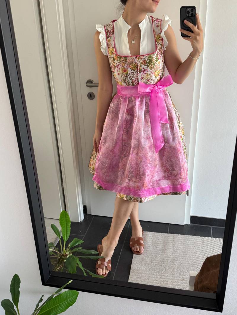 Handmade Dirndl Dress - Traditional Bavarian Oktoberfest Outfit With Pink Apron Unique Special Floral Trachten | Tailoring Possible von HeartfeltStudiobyLou