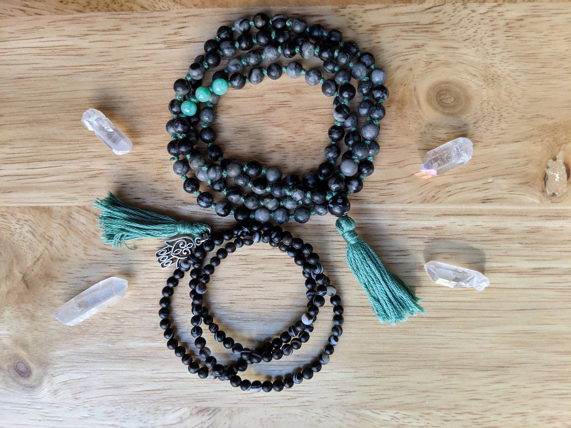 Aussagekräftiges Mala-Set Aussagekräftiges Mala-Set von HearthAndWonder