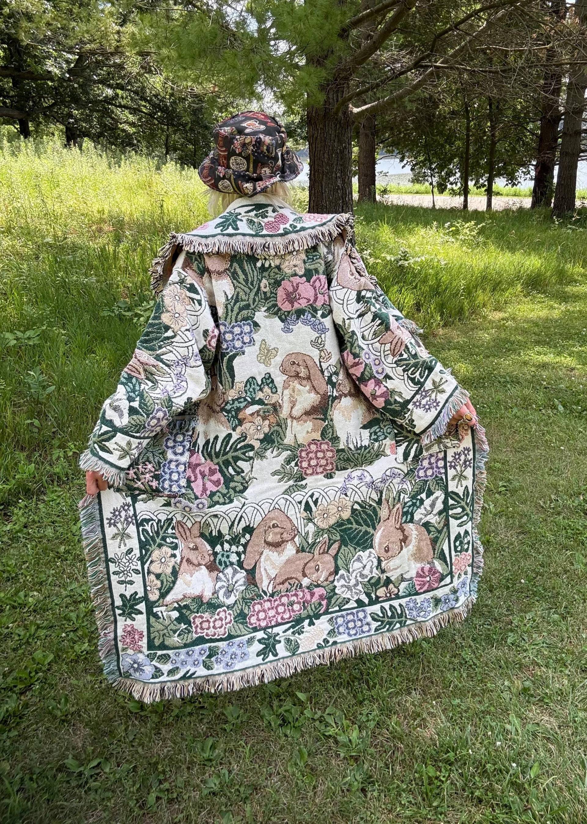 Cottage Core Bunnies Langer Decken-Mantel Cottage Core Bunnies Langer Decken-Mantel von HeartlandHippieShop