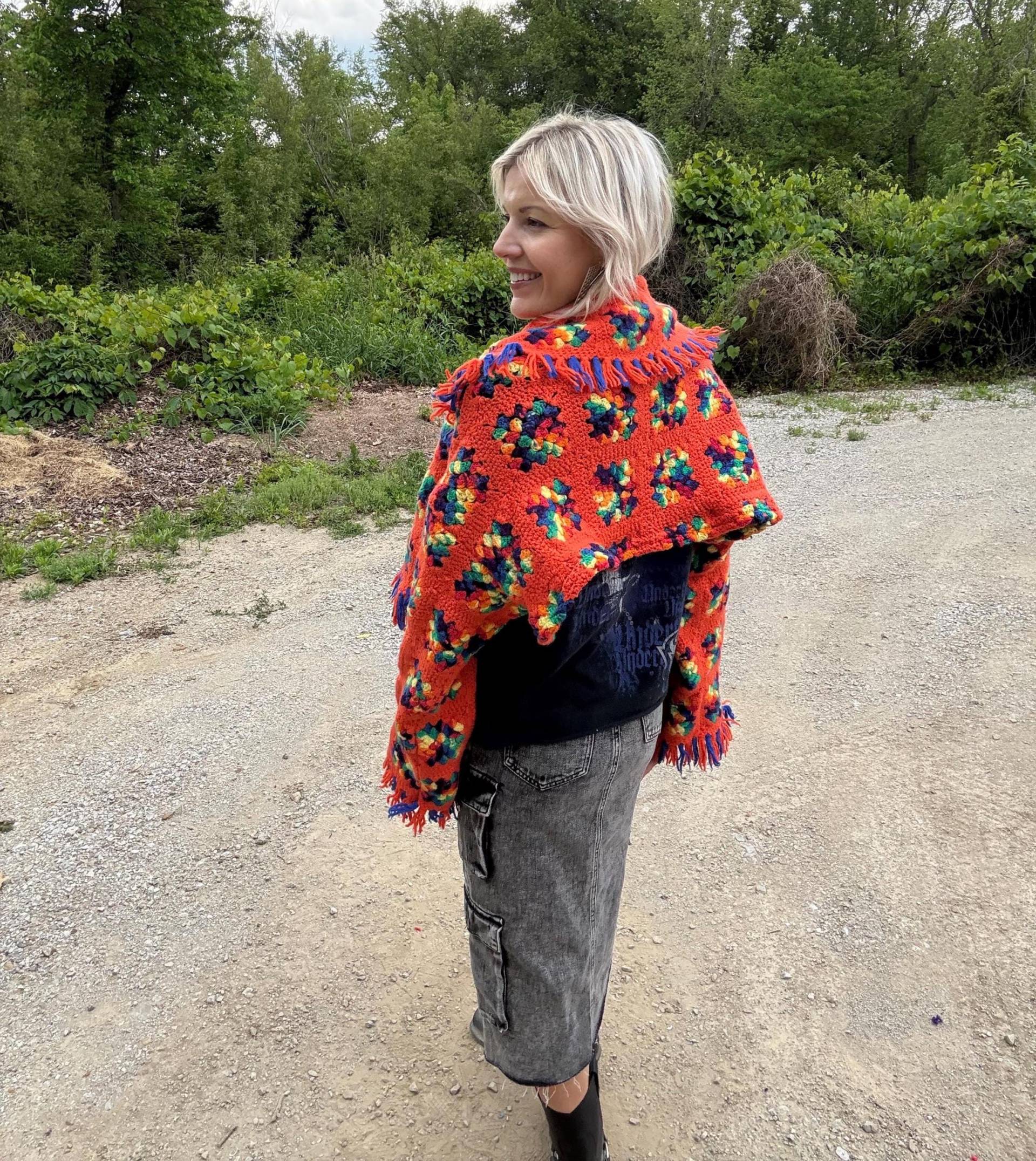 Lebendiges Herz Orange Oma Quadrat Crochet Shrug Pullover Lebendiges Herz Orange Oma Quadrat Crochet Shrug Pullover von HeartlandHippieShop