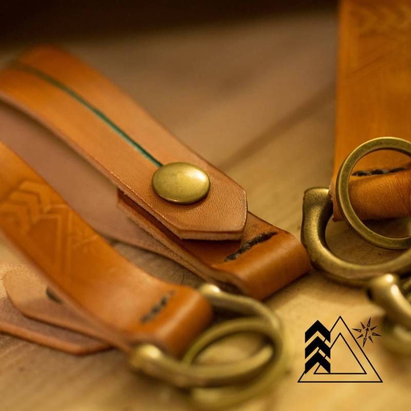 Lederschlüsselanhänger "Thin Green Line Edition" Lederschlüsselanhänger "Thin Green Line Edition" von HeartlandLeatherWork