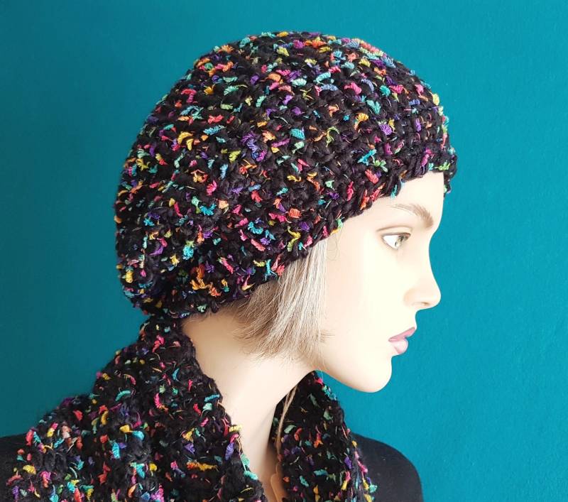 Häkel-Mütze in Schwarz Und Bunten Regenbogenfarben | Oversize-Beanie Mit Konfetti-Effekt-Look Gehäkelte Mütze Leuchtenden Bonbonfarben von HeartmadeHandmade77