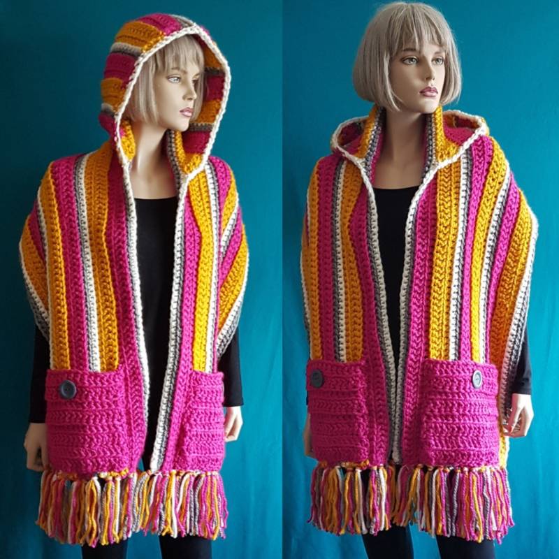 Kapuzen-Schal Mit Taschen in Bonbonfarben | Chunky Häkel-Schal Oversize-Kapuze Warmer Blanket-Scarf Fransen Dicker Westen-Schal von HeartmadeHandmade77