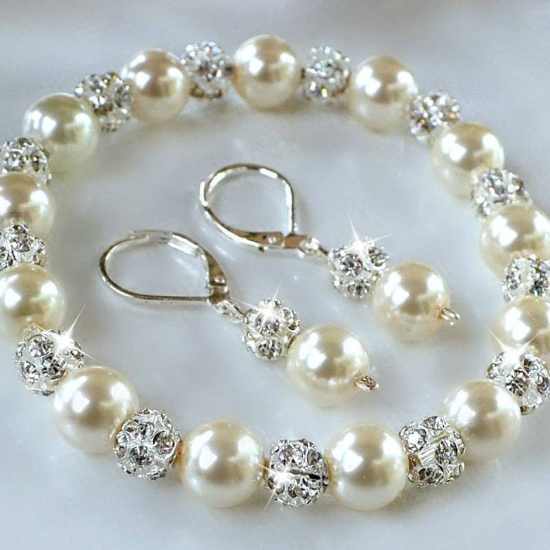 Perlenarmband Und Strassohrring Set Perlenarmband Und Strassohrring Set von HeartofGems