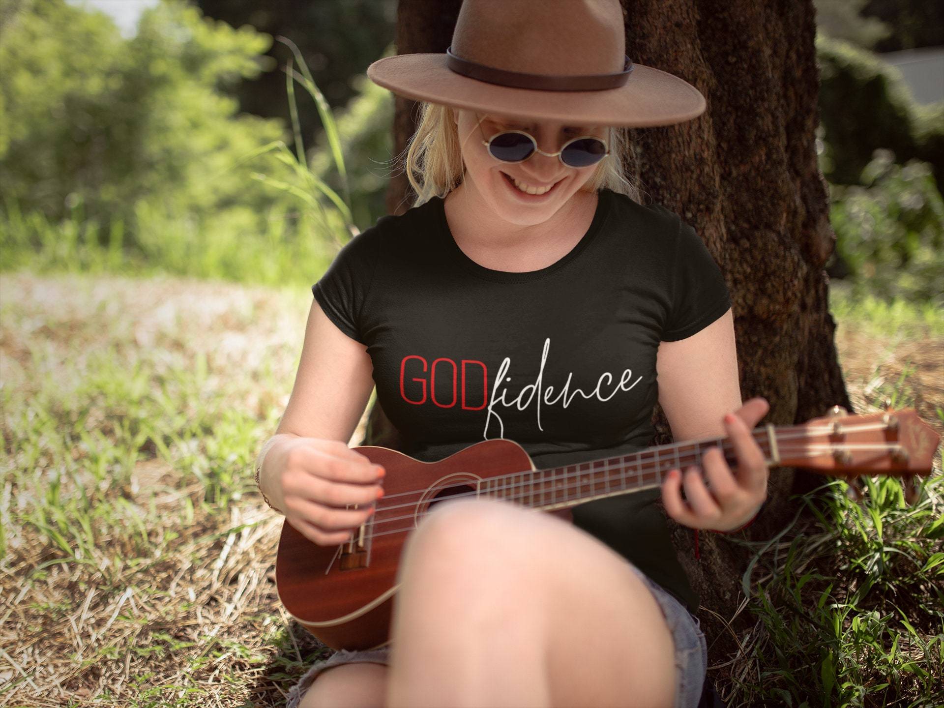 Godfidence, Christian Apparel, Unisex T-Shirt, Schrift Shirt, Glaube Bekleidung, T-Shirt Mit V-Ausschnitt, Religiöses Schrift Godfidence, Christian Apparel, Unisex T-Shirt, Schrift Shirt, Glaube Bekleidung, T-Shirt Mit V-Ausschnitt, Religiöses Schrift von HeartofWorshipCo