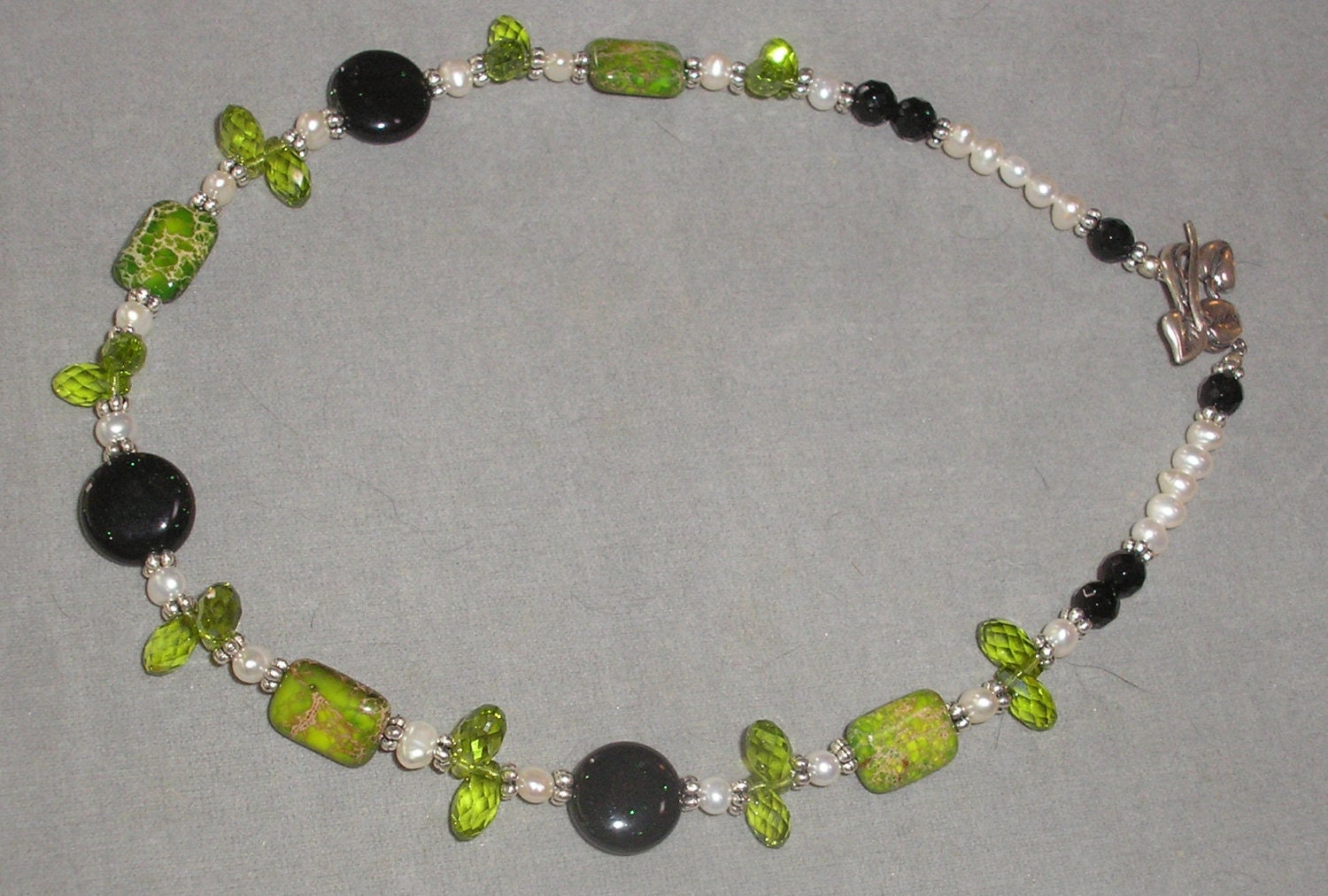 Goldstone Grün, Türkis Und Kristall Kette Goldstone Grün, Türkis Und Kristall Kette von HeartsDesignJewelry