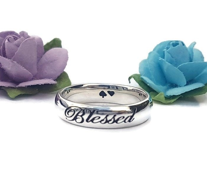 Gesegneter Sterling Silber Ring Handgemachter Stapelbarer Bandring von HeartsOrSpades