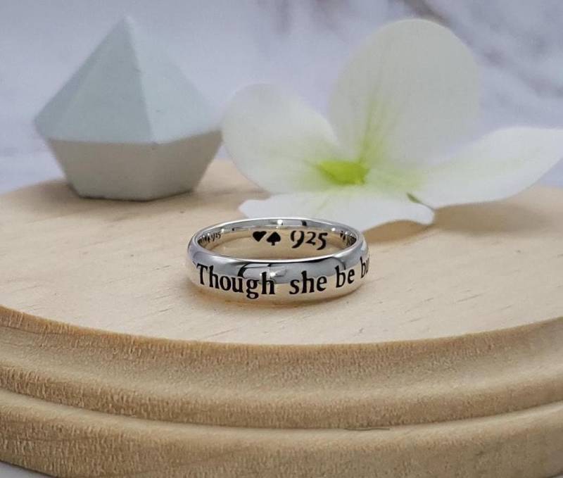 Little She Fierce Geschenk Für Tochter Shakespeare Mid Summer Night's Dream Sterling Silber Handmade Geburtstagsgeschenk Little She Fierce Geschenk Für Tochter Shakespeare Mid Summer Night's Dream Sterling Silber Handmade Geburtstagsgeschenk von HeartsOrSpades