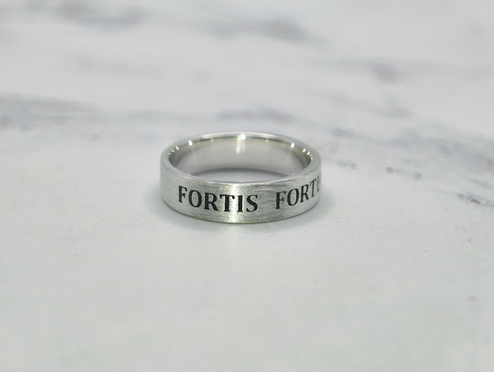 Zitat Ring Matte Sterling Silber - Fortune Favors The Bold Zitat Ring Matte Sterling Silber - Fortune Favors The Bold von HeartsOrSpades