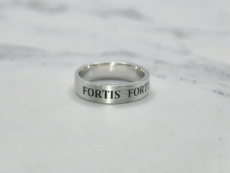 Zitat Ring Matte Sterling Silber - Fortune Favors The Bold Zitat Ring Matte Sterling Silber - Fortune Favors The Bold von HeartsOrSpades