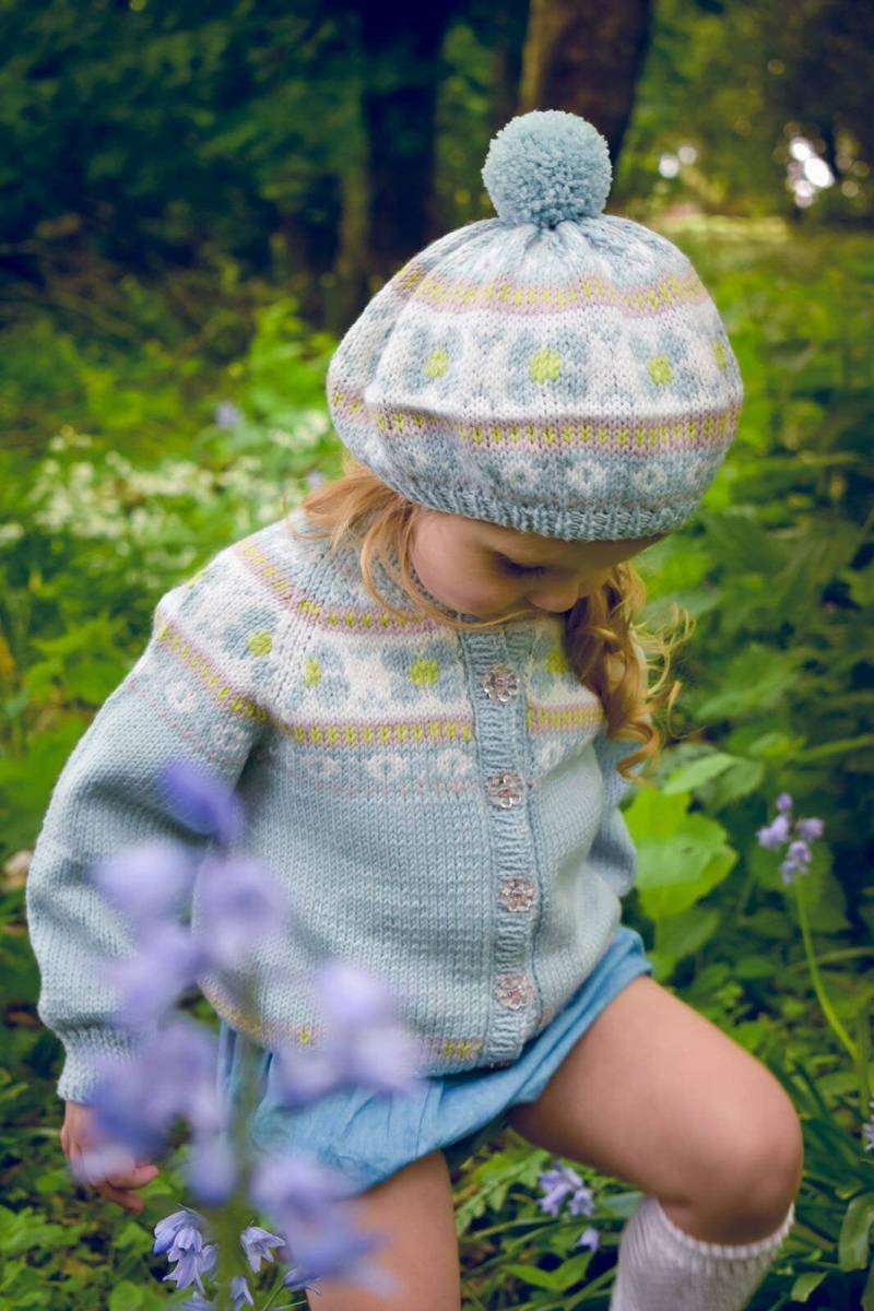 Pastel Fair Isle Pom Baret in Hellrosa Oder Hellblau - Handgestrickt Aus Reiner Merinowolle von Heartsandcoronets