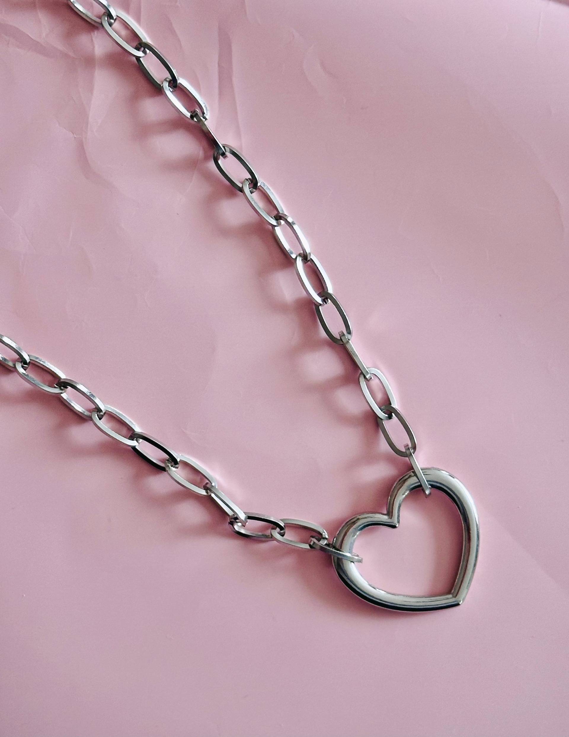 Chunky Edelstahl Herz Anhänger Halskette Büroklammer Kette Chunky Edelstahl Herz Anhänger Halskette Büroklammer Kette von HeartstoppersNYC