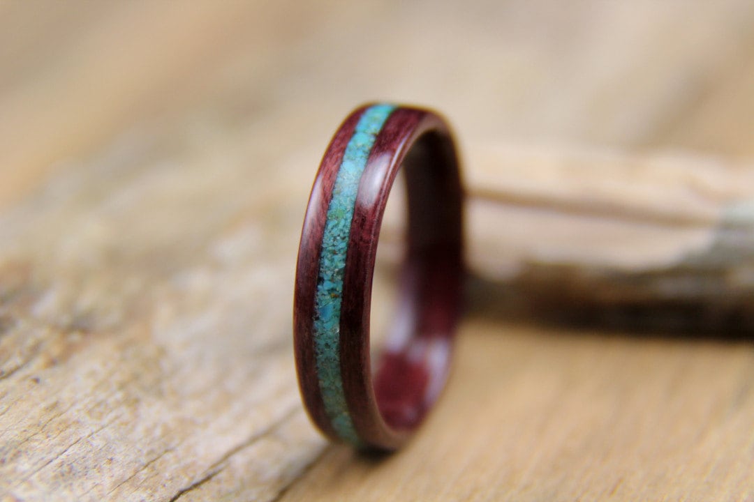 Lilaherz Mit Türkis Inlay Handgefertigt Bentwood Holzring Lilaherz Mit Türkis Inlay Handgefertigt Bentwood Holzring von HeartwoodRingDesigns