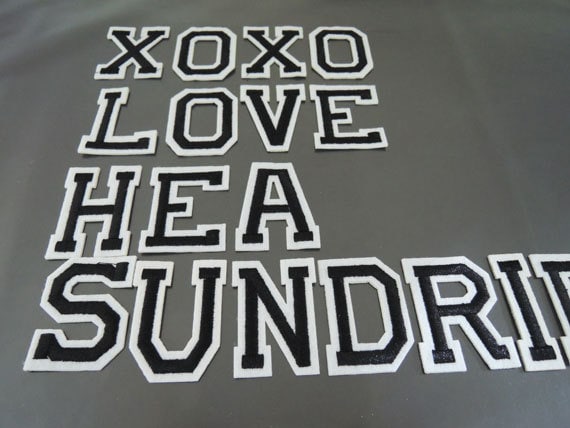 Buchstaben Patches - Aufnäher Oder Patch A-Z Alphabet Schwarz Verzierungen Stickschrift von Heasundries