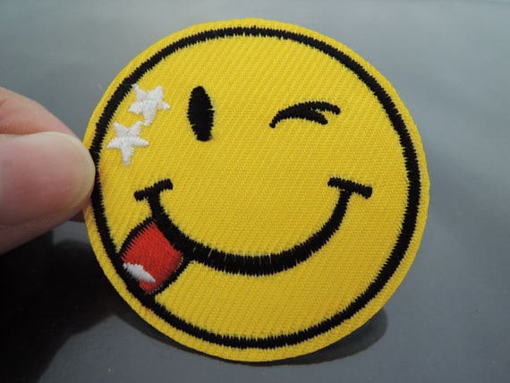 Eisen Auf Patch - Lächeln Gesicht Patches Gelb Applique Gestickt Patch Nähen-Patch von Heasundries