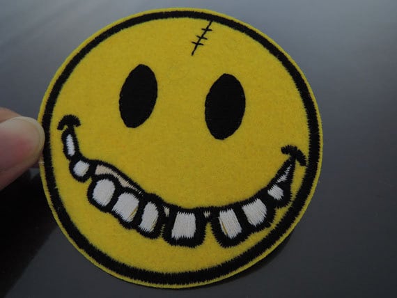 Gelbes Gesicht Patches - Eisen Zu Oder Nähen Auf Patch Gelb Gestickt Runde Halloween-Gesicht-Zierapfel von Heasundries