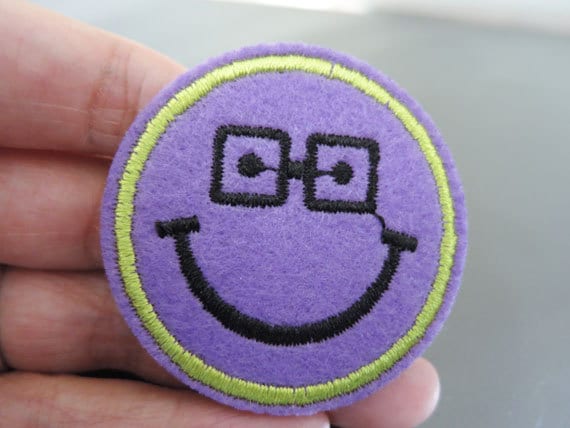 Lächeln Gesicht Patches Purple Patch Iron Auf Applique Gesticktem On Nähen Lächeln Gesicht Patches Purple Patch Iron Auf Applique Gesticktem On Nähen von Heasundries