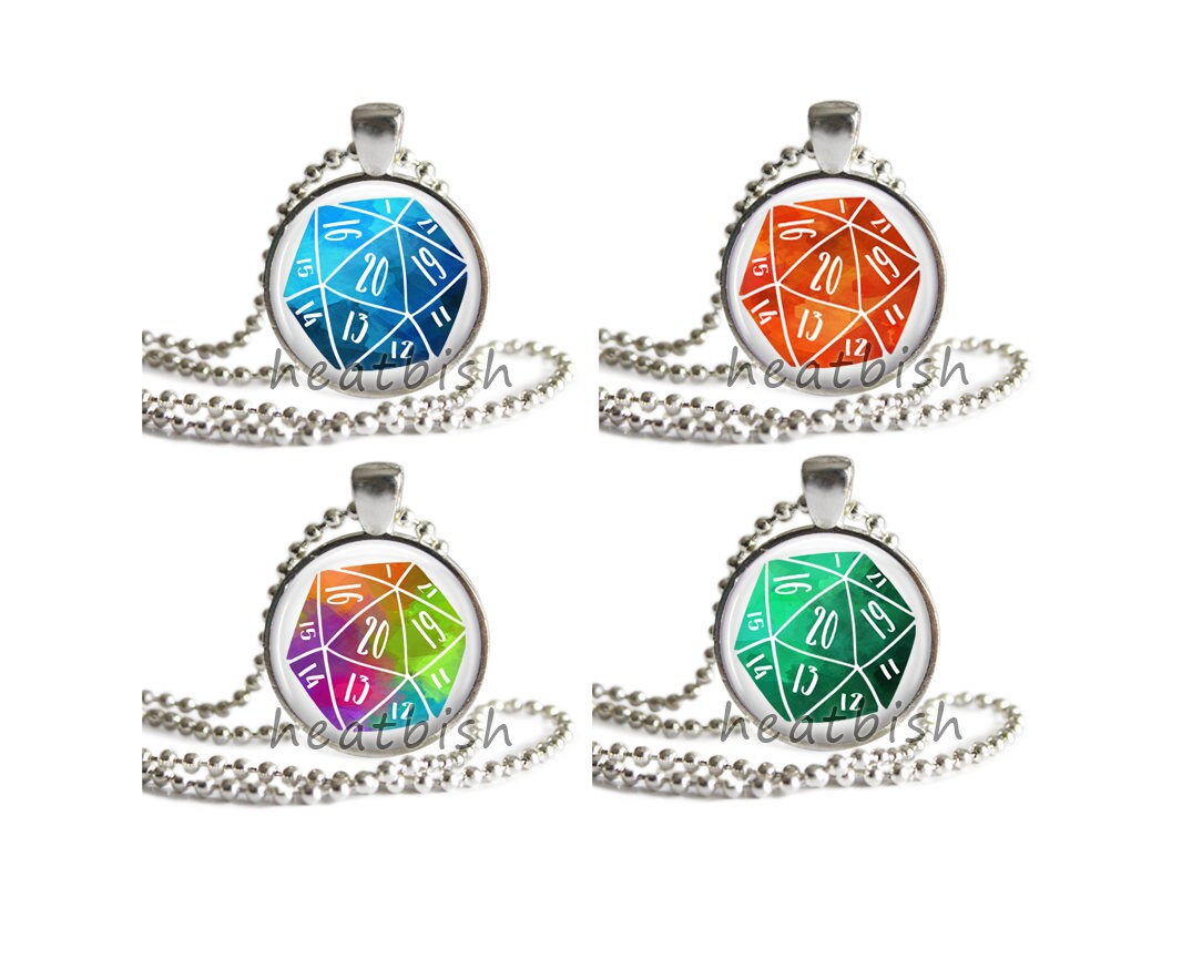 D20 Würfel 1 "Glas Foto Anhänger Accessoire - Dungeons & Dragons D & Gamer Geek Nerd Tabletop Gaming Schmuck Grün Blau Lila Pink D20 Würfel 1 "Glas Foto Anhänger Accessoire - Dungeons & Dragons D & Gamer Geek Nerd Tabletop Gaming Schmuck Grün Blau Lila Pink von Heatbish