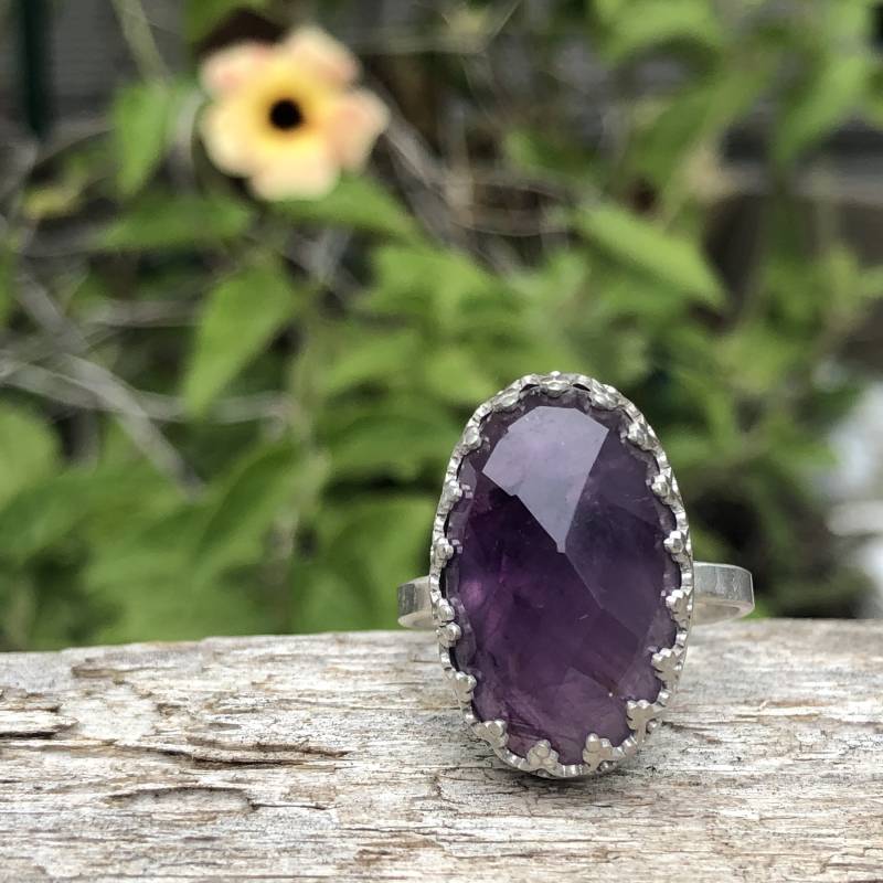 Handgemachter Amethyst Sterling Silber Ring Gr. 8 1/2 von HeatherFassioDesigns