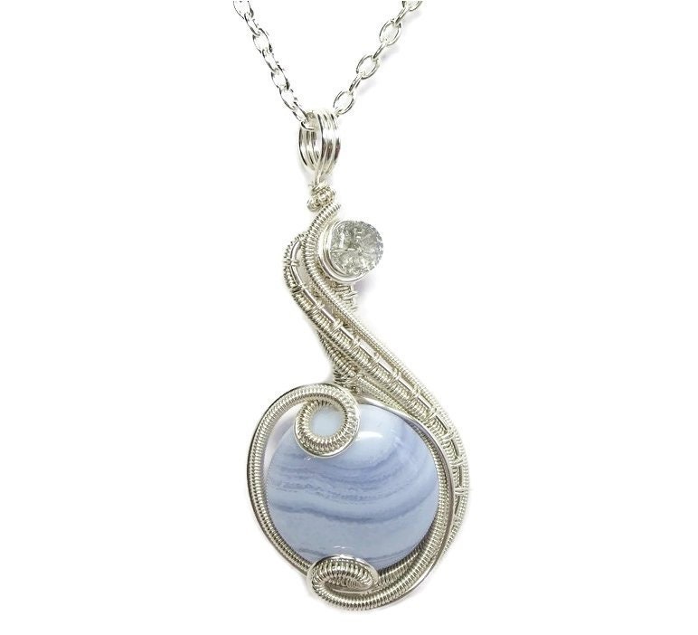 Serene Blue Lace Achat Anhänger Brautschmuck Sterling Silber Draht Anhänger Mit Swarovski Kristall von HeatherJordanJewelry