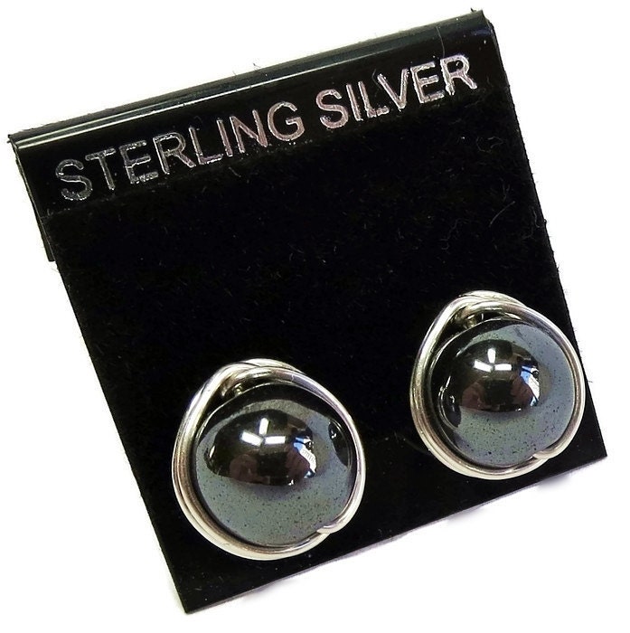 Moderne Hämatit Sterlingsilber Draht-Gewickelte Ohrstecker - Handgefertigter Schmuck von HeatherJordanJewelry