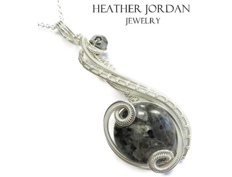 Larvikit Anhänger Sterling Silber Wire-Wrap Mit Swarovski Kristall - Einzigartiges, Handgefertigtes Schmuckstück von HeatherJordanJewelry