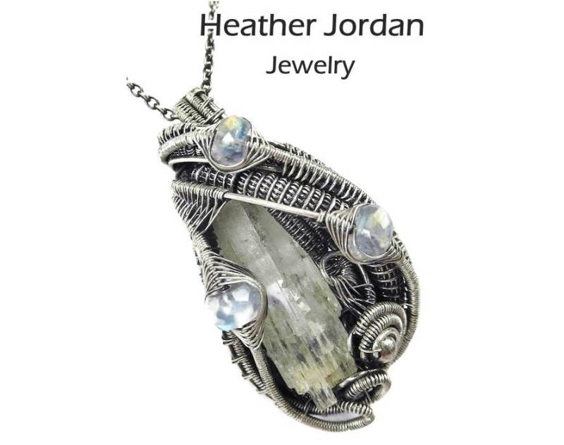 Rohe Aquamarin Und Regenbogen Mondstein Kristall Anhänger - Sterling Silber Draht Gewickelt Birthstone Schmuck von HeatherJordanJewelry