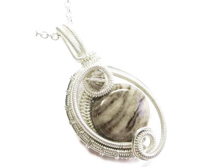 Mini Gewebte Kreis Silber Blatt Jaspis Anhänger - Sterling Draht-Gewickelt Swarovski Kristall Halskette von HeatherJordanJewelry