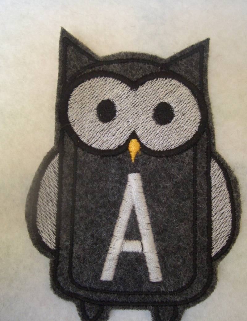 Personalisierte Eule Bestickt Aufbügler von HeatherOstrow