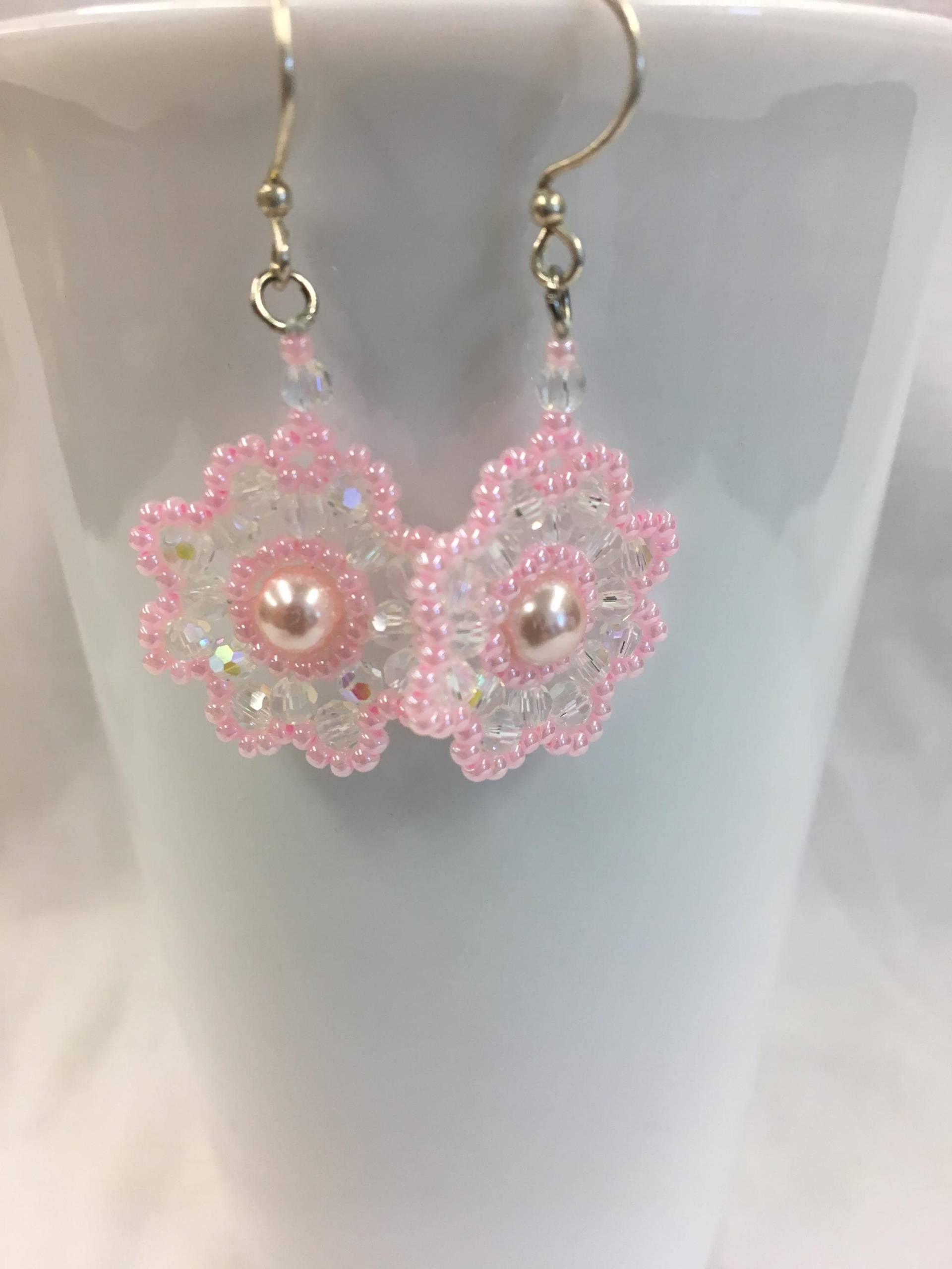 Perlenohrringe - Rosa Und Irisierende Blume Perlenohrringe - Rosa Und Irisierende Blume von Heatherhelen75