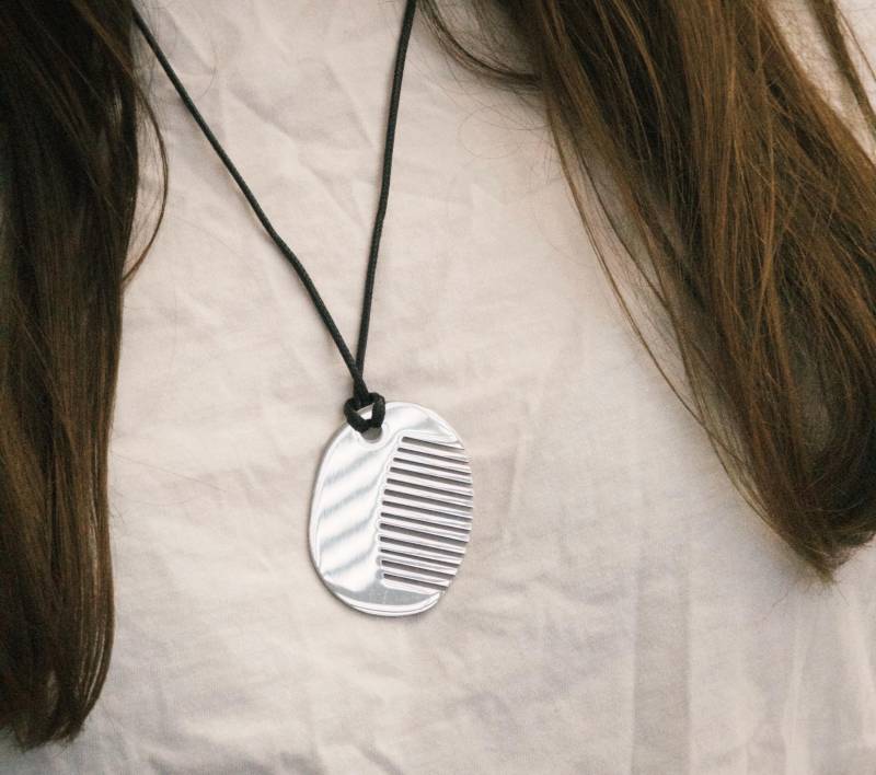 Boho Kamm Halskette Anhänger Multifunktionaler Schmuck - Verstellbare Schwarze Kordel Halskette. Sommer 2025 Trend, Einzigartiges Reise-Accessoire von HeatlhyAndPeach