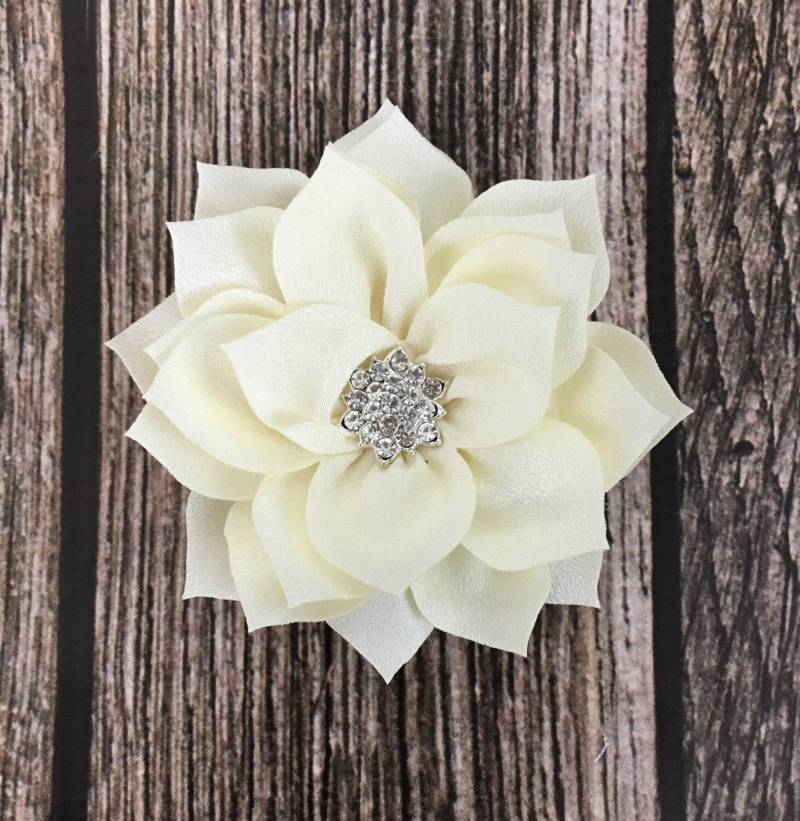 Blumenmädchen-Haar-Clip, Strass Haarspange, Krokodilklemme, Elfenbein Hochzeit Clip von Heavenandhalos