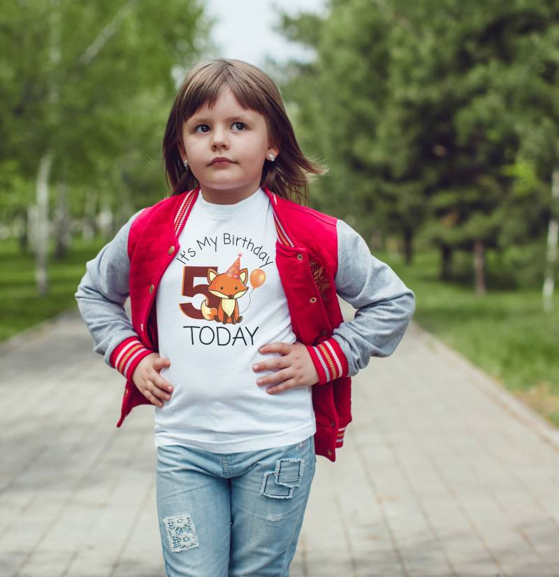 Entzückendes Personalisiertes Kindergeburtstags-Shirt - Feiern Mit Fuchs Und Luftballons" von HeavenlyHandmadesGB
