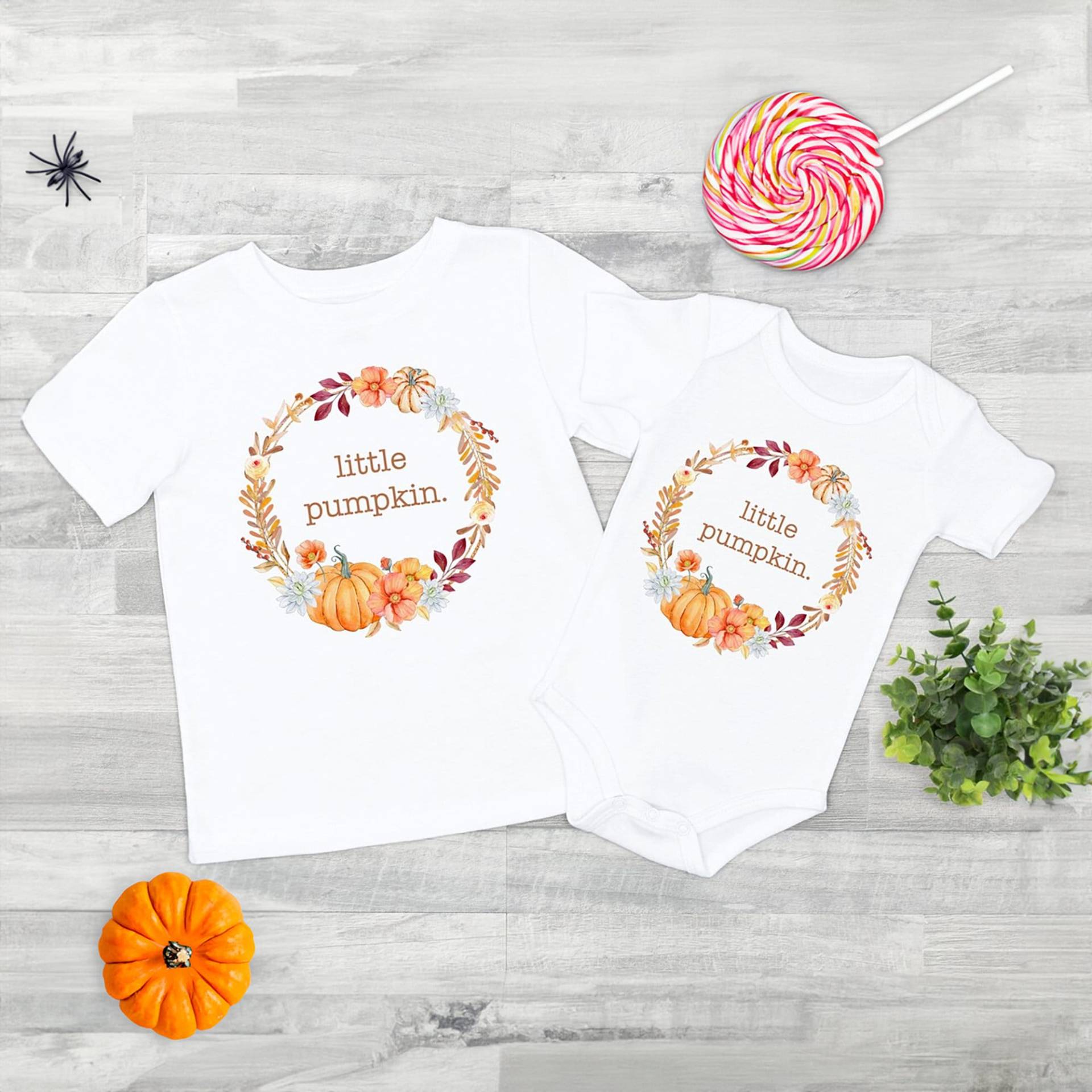 Kleine Kürbis Kinder Halloween T-Shirt Oder Body Herbst Babygrow Niedlich Baby von HeavenlyHandmadesGB