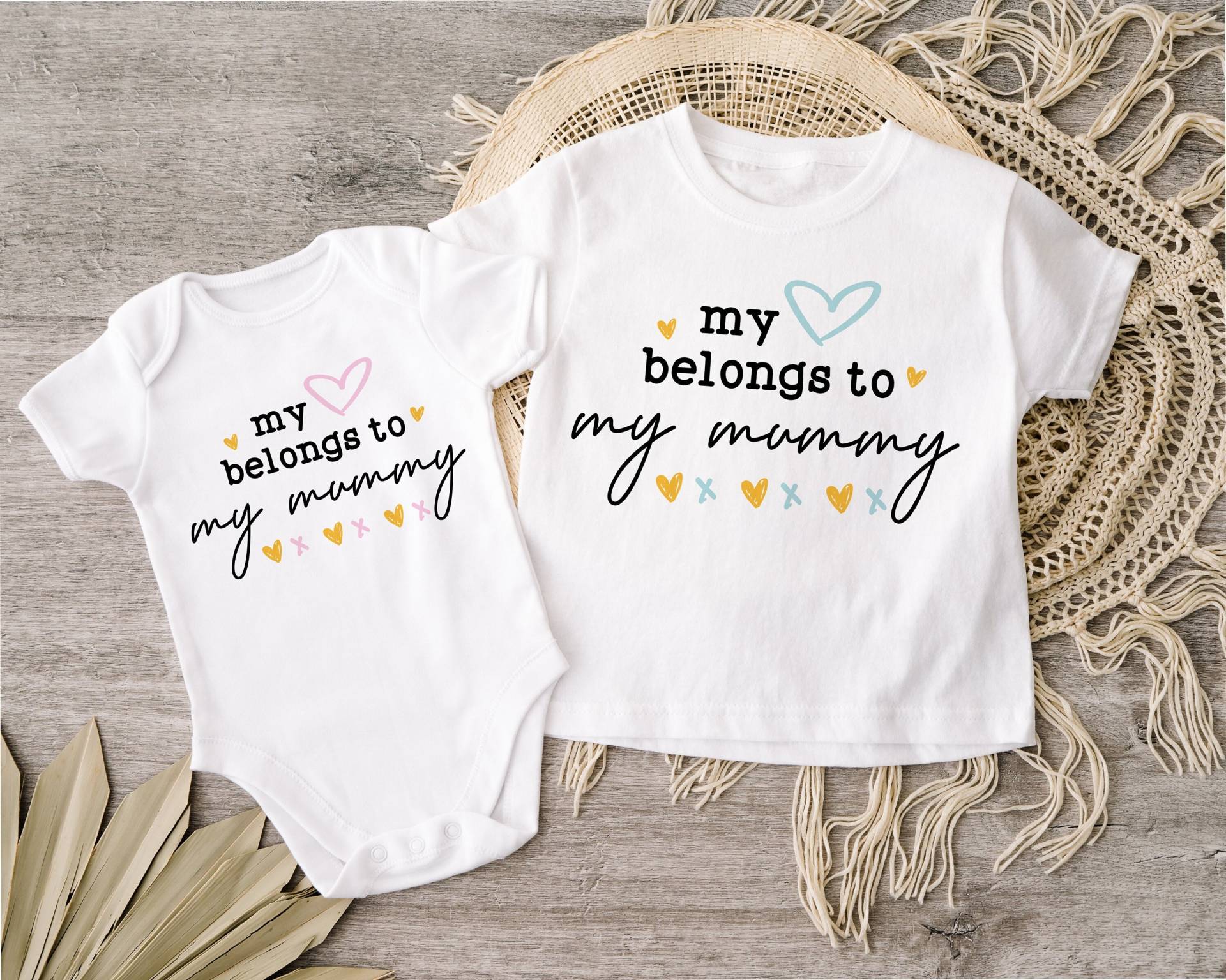 Muttertag T-Shirt Mein Herz Gehört Mama Für Jungen Oder Mädchen Muttertagsgeschenk Und Tochter Sohn von HeavenlyHandmadesGB