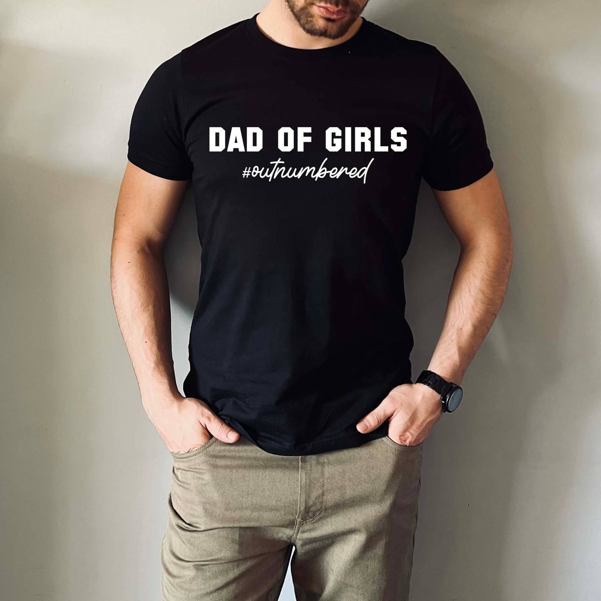 Papa Von Mädchen #unterlegenes Vatertags-T-Shirt Lustiges Herren-Shirt Geschenk Für Töchtern von HeavenlyHandmadesGB