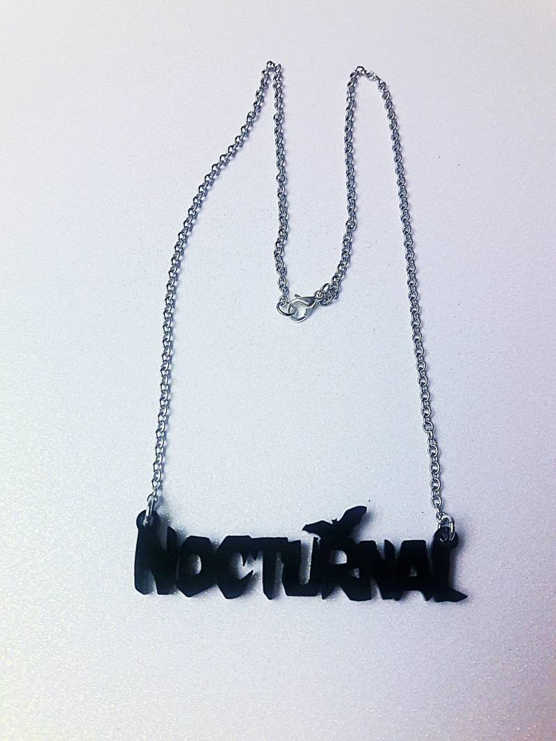 Nächtliche Fledermaus Acryl Halskette - Cosplay Schmuck, Nachtaktiv von HeavenlyMermaidHair