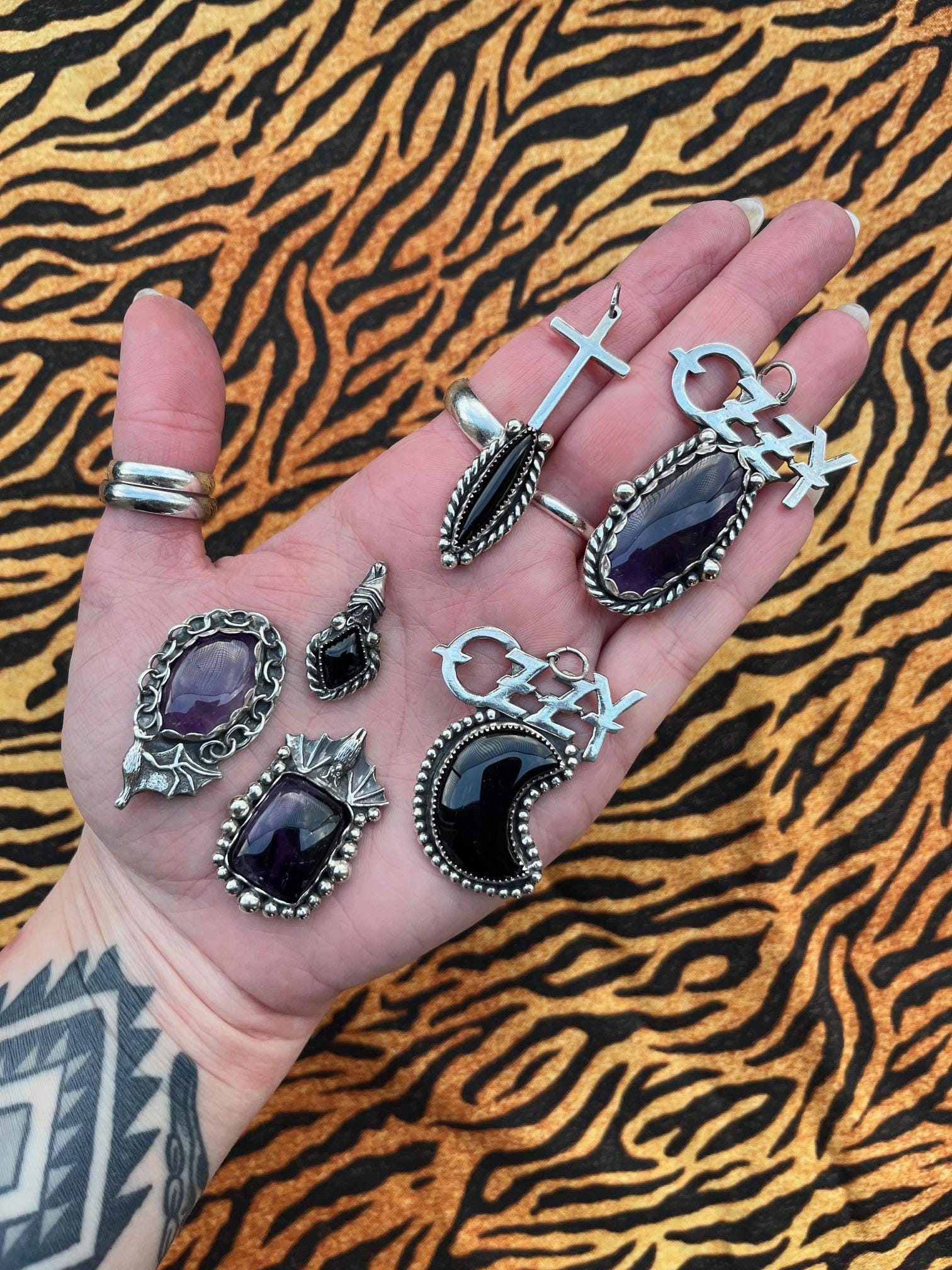Ketten Und Ringe Sterling Silver Ozzy Osbourne Collection Western Cowboy Southwestern Biker Scorpion Black Purple Ketten Und Ringe Sterling Silver Ozzy Osbourne Collection Western Cowboy Southwestern Biker Scorpion Black Purple von HeavyMetalSilver