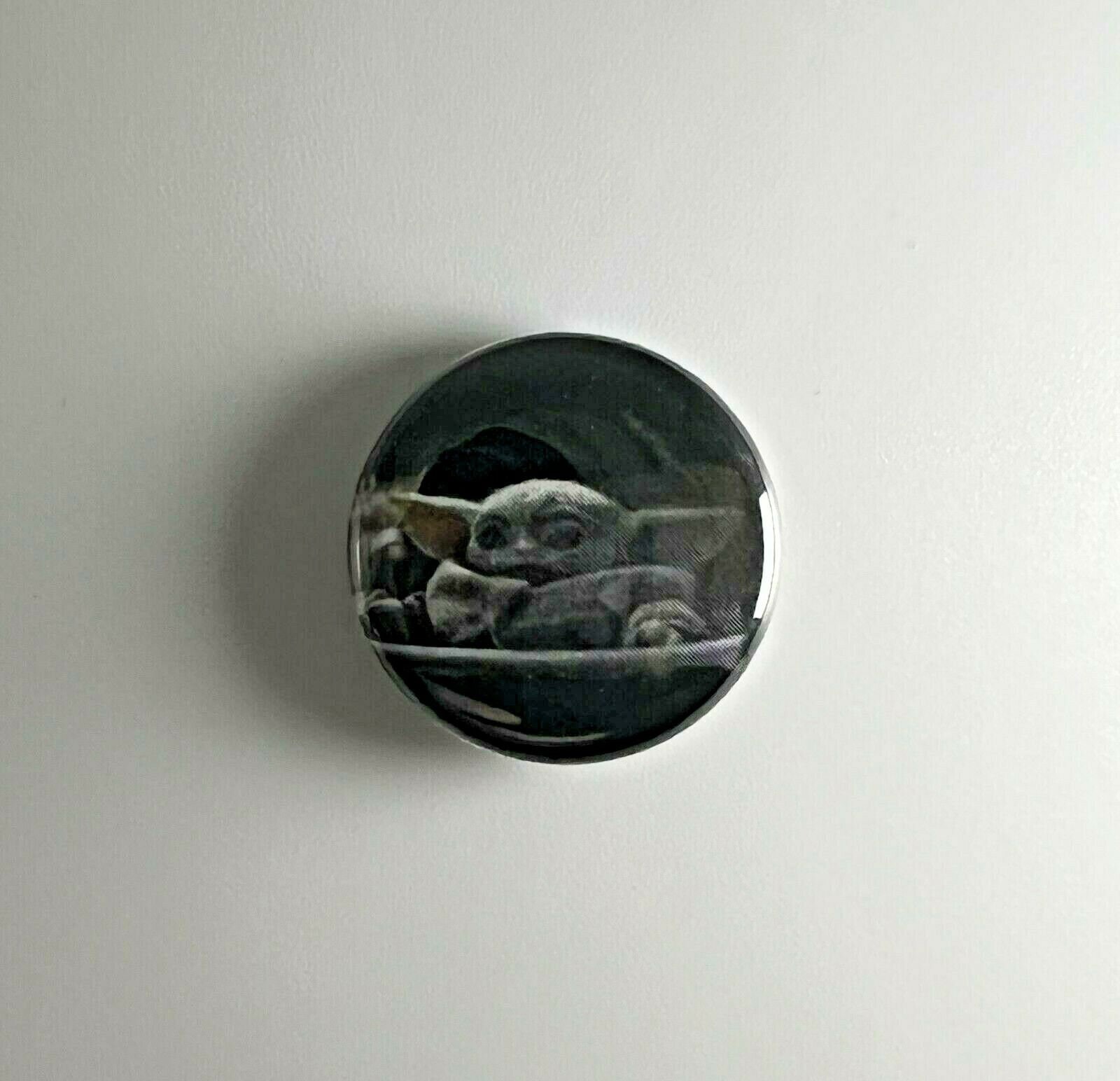 The Child 1 "Button Y009B Pin Badge von Heavylowmerchandise