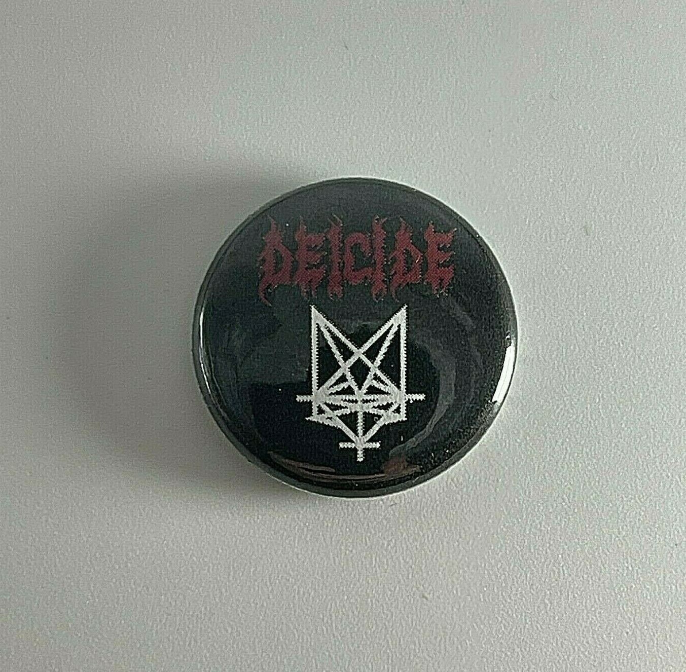 Deicide Trifixion 1" Button D019B Anstecknadel von Heavylowmerchandise