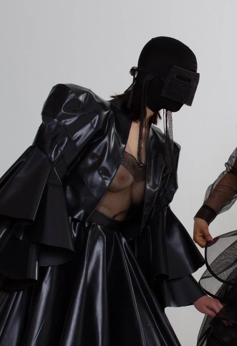 Drapierte Jacke Aus Teichfolie Für Besondere Anlässe Drapierte Jacke Aus Teichfolie Für Besondere Anlässe von HediaablurDesign