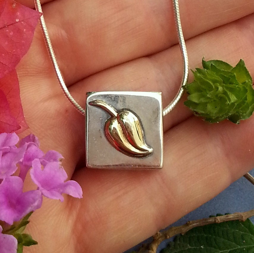 Blatt Halskette, Zarte Silber Und Gold Halskette Für Frühling Feiertage, Passahfest von HedvaElanyJewelry