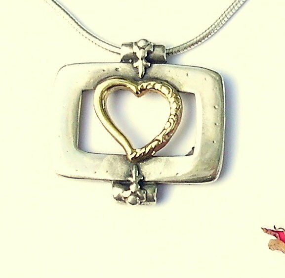 Gold Herz Mit Silber Rechteckigen Element Und Kette Zarte Halskette Handmade Schmuck Designer von HedvaElanyJewelry