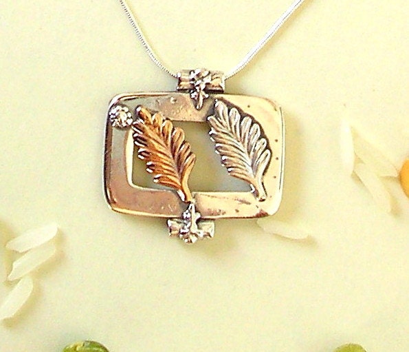 Gold Und Silber Eichenblätter , Sterling Halskette Mit Blättern Verziert. Handgemacht in Israel von HedvaElanyJewelry