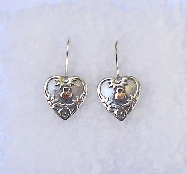 Herz Ohrringe Sterling Silber Mit Gold Herzen Verziert Handgemachte Süße von HedvaElanyJewelry