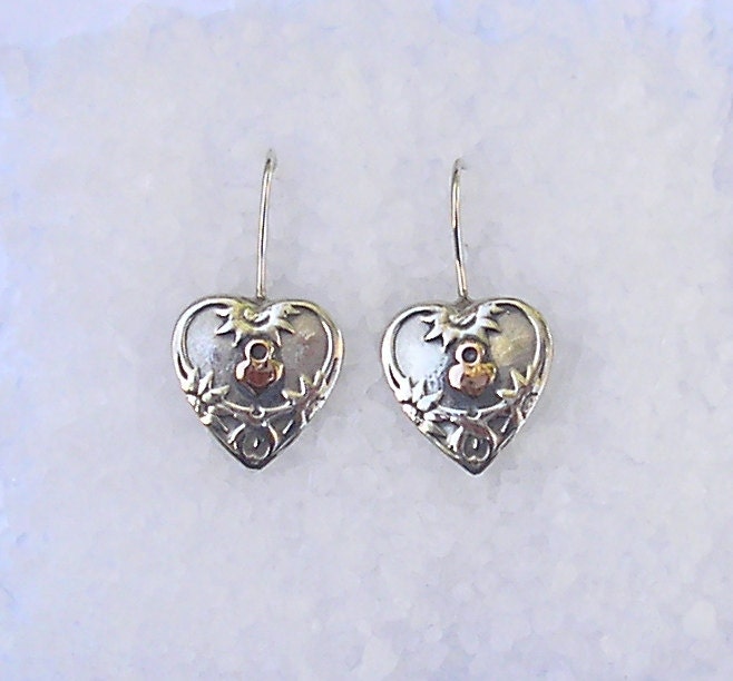 Herz Ohrringe Sterling Silber Mit Gold Herzen Verziert Handgemachte Süße von HedvaElanyJewelry