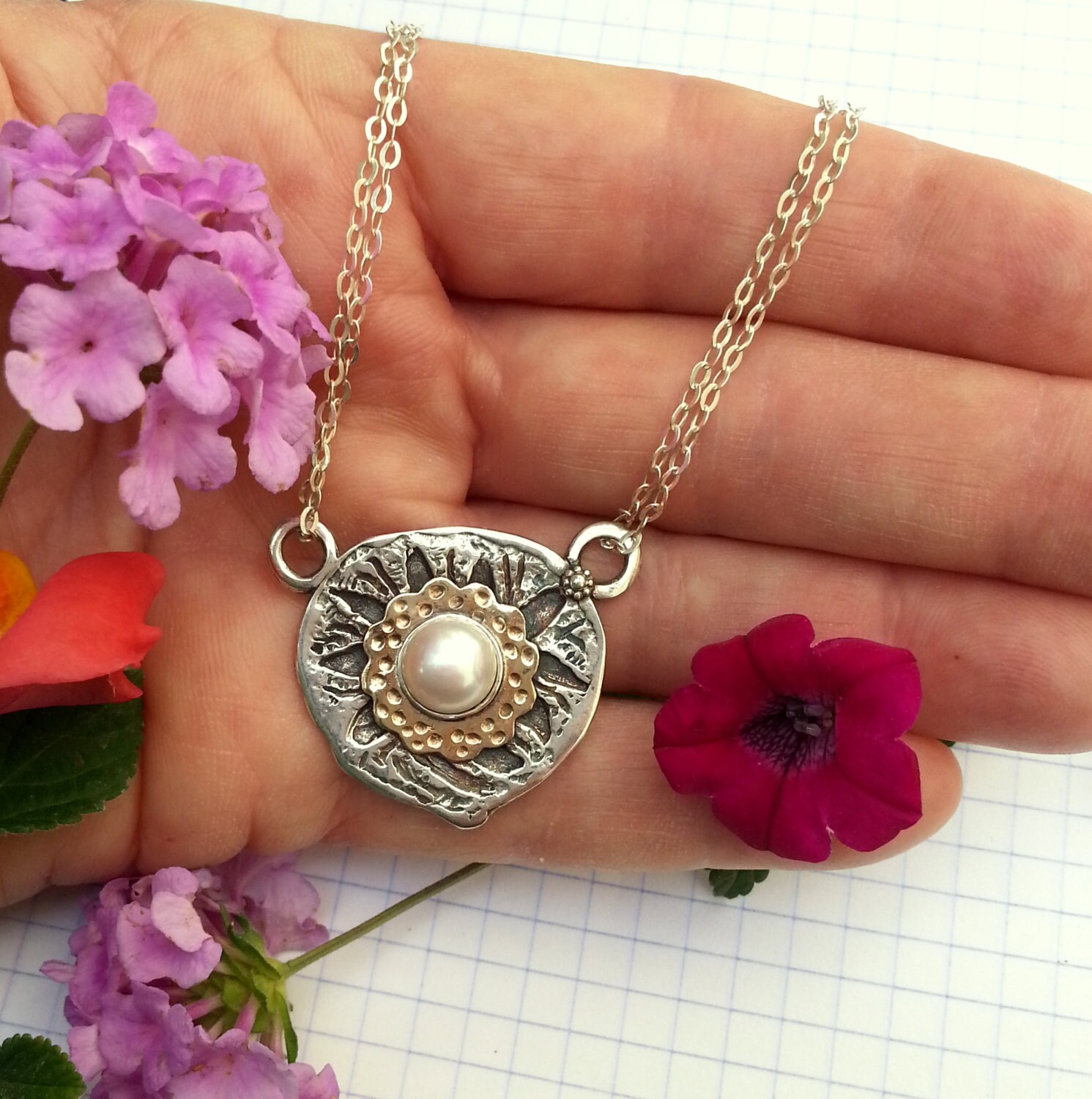 Silber, Gold Und Perlenkette, Silberkette Mit Einer Perle Gesetzt, Zarte von HedvaElanyJewelry