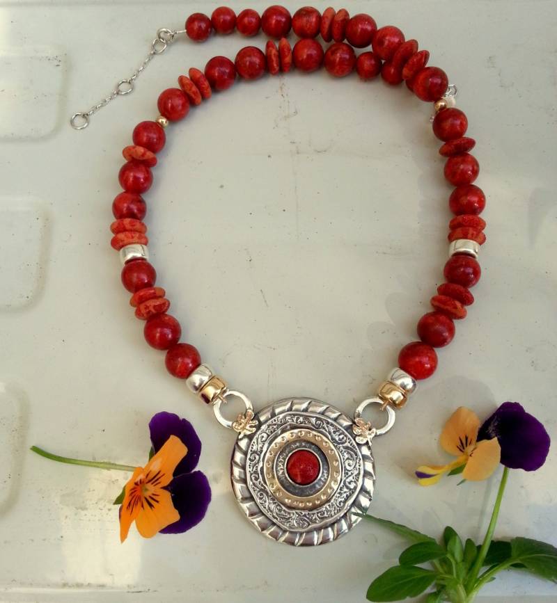 Silber Gold Und Apfel Koralle Halskette Handgemacht Made in Israel Von Hedva Elany von HedvaElanyJewelry