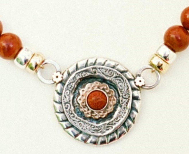 sterling 925 Silber, Gold Und Natürliche Apple Coral Perlen Halskette Handmade in Israel von HedvaElanyJewelry
